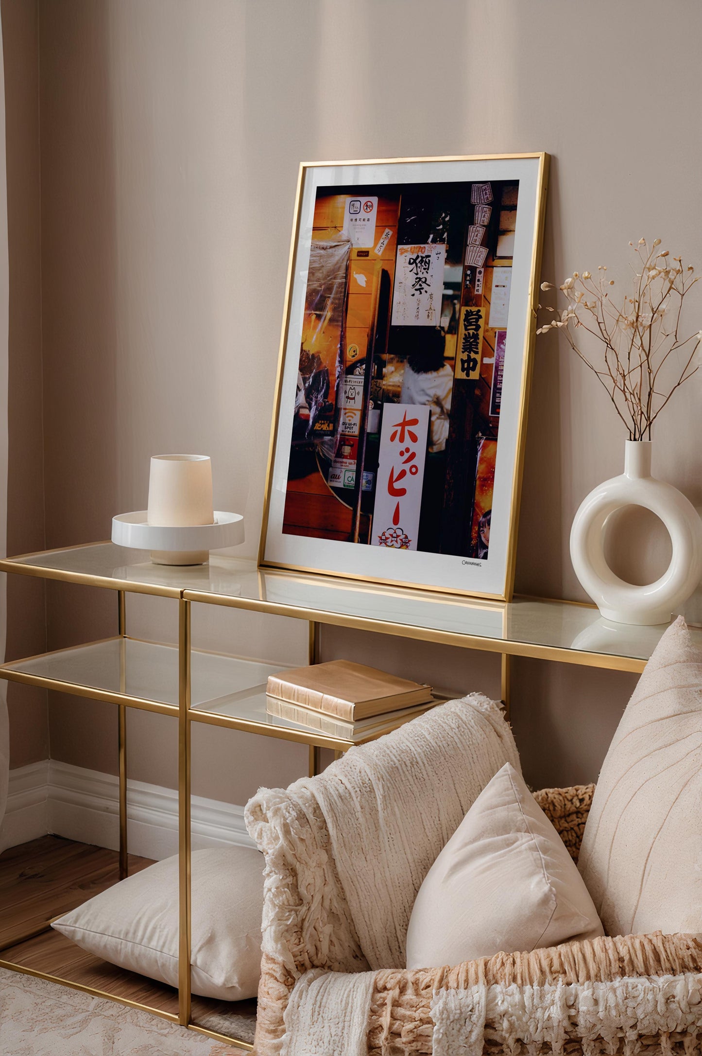 Bar in Osaka by Cannanas